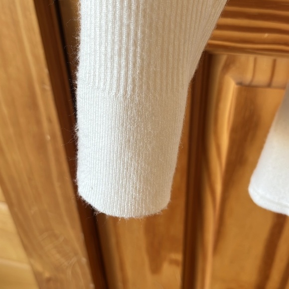 WHBM Open Sweater - Size Medium - Picture 5 of 11